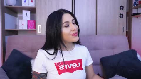 Snapshot of sophiiecums chatting on 03/27/26, 03:12 Sophiie online show from 03/27/26, 03:12