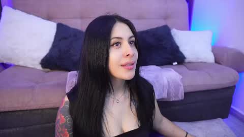 Snapshot of sophiiecums chatting on 04/16/26, 03:18 Sophiie online show from 04/16/26, 03:18