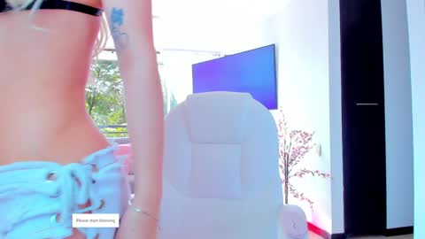 YULITZA online show from 01/30/25, 01:21