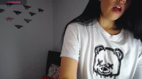 Snapshot of sopphy_white chatting on 03/14/26, 10:59 Sophy online show from 03/14/26, 10:59