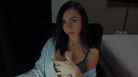 Soraya online show from 11/22/25, 12:42