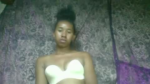 Snapshot of soriettezah chatting on 02/18/26, 07:59 soriettezah online show from 02/18/26, 07:59