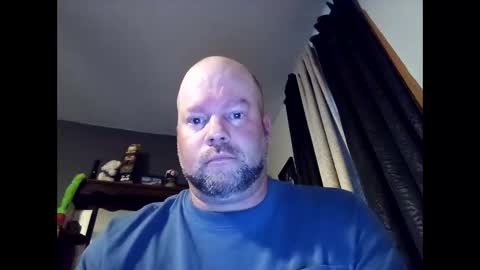 Snapshot of soro00421 chatting on 10/17/25, 08:33 soro00421 online show from 10/17/25, 08:33