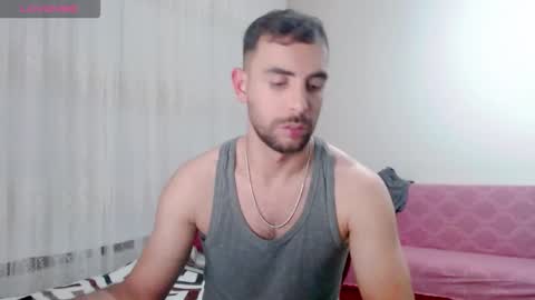 luis online show from 11/21/25, 08:51