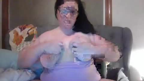 Snapshot of sotamom chatting on 01/03/25, 12:11 NaughtyMommy online show from 01/03/25, 12:11