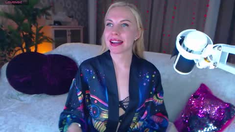 Snapshot of soul_liza chatting on 11/26/25, 07:09 Lisa online show from 11/26/25, 07:09