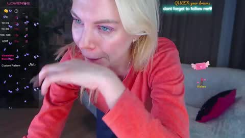 Snapshot of soul_liza chatting on 12/18/25, 03:34 Lisa online show from 12/18/25, 03:34