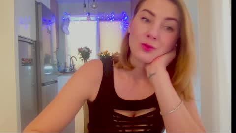 Snapshot of soulmategirl chatting on 01/14/25, 10:27 SoulMate online show from 01/14/25, 10:27