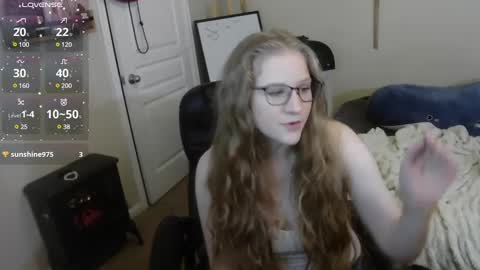 Snapshot of southerbunny chatting on 12/16/24, 11:33 Bunnydathug online show from 12/16/24, 11:33