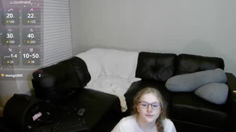 Snapshot of southerbunny chatting on 02/26/25, 08:37 Bunnydathug online show from 02/26/25, 08:37