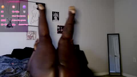 Snapshot of southerngothgoddess chatting on 11/16/25, 01:49 SG online show from 11/16/25, 01:49