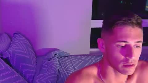 Snapshot of southernguyxx chatting on 11/19/25, 02:33 SouthernGuyx online show from 11/19/25, 02:33