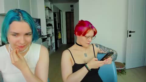 Snapshot of sova_energy chatting on 07/04/26, 03:07 Leah online show from 07/04/26, 03:07