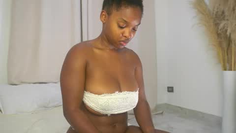 Snapshot of sow_fitt chatting on 12/24/24, 09:44 sow_fitt online show from 12/24/24, 09:44