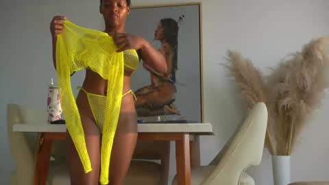 Snapshot of sow_fitt chatting on 01/22/25, 11:45 sow_fitt online show from 01/22/25, 11:45