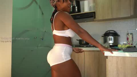 Snapshot of sow_fitt chatting on 03/09/25, 06:00 sow_fitt online show from 03/09/25, 06:00