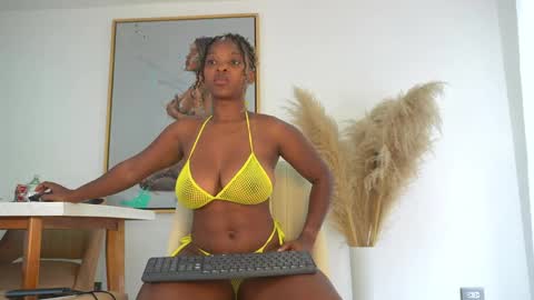 Snapshot of sow_fitt chatting on 09/17/25, 02:30 sow_fitt online show from 09/17/25, 02:30