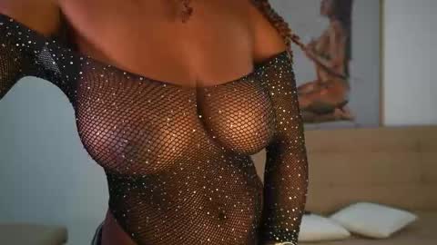 Snapshot of sow_fitt chatting on 11/15/25, 10:04 sow_fitt online show from 11/15/25, 10:04