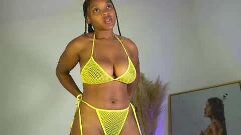 Snapshot of sow_fitt chatting on 05/03/26, 12:27 sow_fitt online show from 05/03/26, 12:27