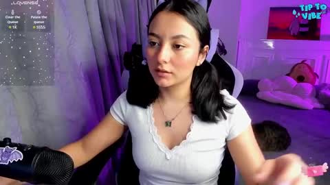 Lili online show from 03/08/25, 11:39