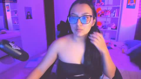 Snapshot of soy___lili chatting on 07/19/26, 12:36 Lili online show from 07/19/26, 12:36