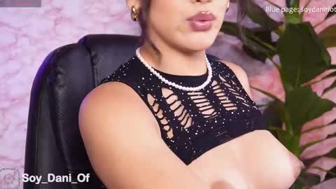 Daniela online show from 11/26/25, 03:51