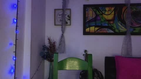 Snapshot of soy_isabel chatting on 12/27/24, 02:04 soy_isabel online show from 12/27/24, 02:04