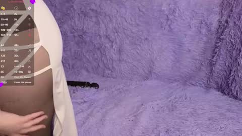 Snapshot of soy_milk chatting on 03/07/25, 06:22 Nicole online show from 03/07/25, 06:22