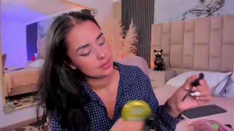 Snapshot of soycamiortiz chatting on 02/22/26, 09:13 Camila Ortiz online show from 02/22/26, 09:13