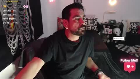 Snapshot of soyelcarlitos chatting on 04/20/26, 06:49 El Carlitos online show from 04/20/26, 06:49