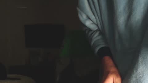 Snapshot of soyelpoti79 chatting on 12/29/24, 03:44 WhiteWolfFL online show from 12/29/24, 03:44