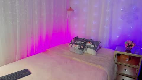 Snapshot of soyemi_ chatting on 01/05/25, 10:40 25 online show from 01/05/25, 10:40