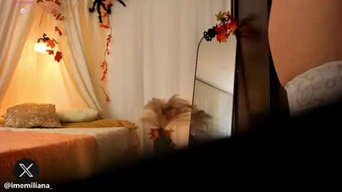 Snapshot of soyemi_ chatting on 10/24/25, 01:35 25 online show from 10/24/25, 01:35