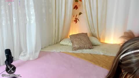 Snapshot of soyemi_ chatting on 11/07/25, 11:27 25 online show from 11/07/25, 11:27