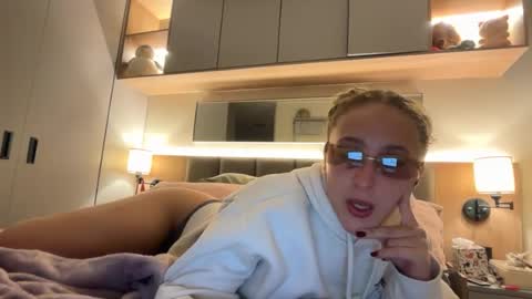 soyjulietaleon online show from 08/04/26, 02:37