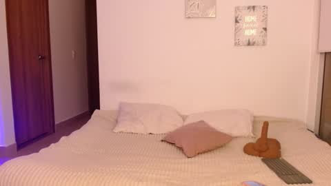 Snapshot of soysilvanna_ chatting on 03/16/26, 01:55 online show from 03/16/26, 01:55