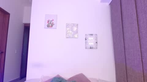 Snapshot of soysilvanna_ chatting on 03/27/26, 01:55 online show from 03/27/26, 01:55