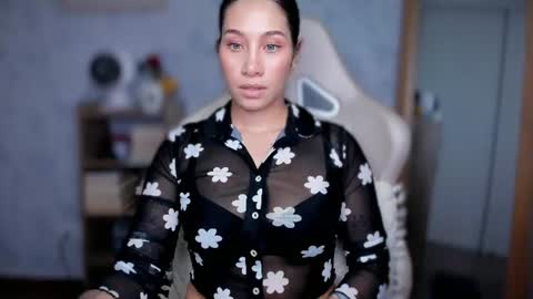 Snapshot of soytulu_ chatting on 06/14/26, 11:18 brisa s online show from 06/14/26, 11:18