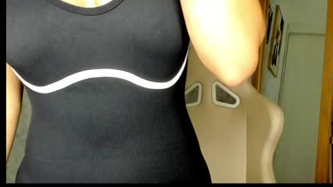 Snapshot of soytulu_ chatting on 07/11/26, 01:47 brisa s online show from 07/11/26, 01:47