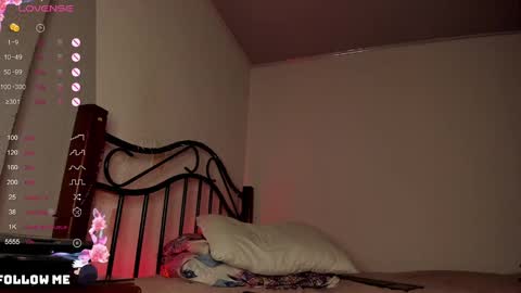 Snapshot of soyvane chatting on 12/15/24, 07:13 VANESSA online show from 12/15/24, 07:13