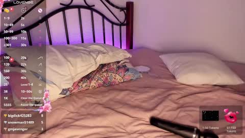 Snapshot of soyvane chatting on 02/12/25, 12:12 VANESSA online show from 02/12/25, 12:12