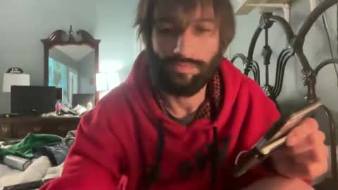 Snapshot of spacecase843 chatting on 02/04/25, 04:05 TrndSettrz online show from 02/04/25, 04:05