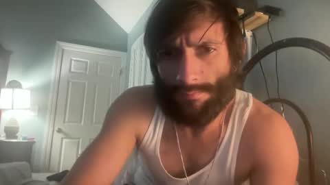 Snapshot of spacecase843 chatting on 02/06/25, 05:25 TrndSettrz online show from 02/06/25, 05:25