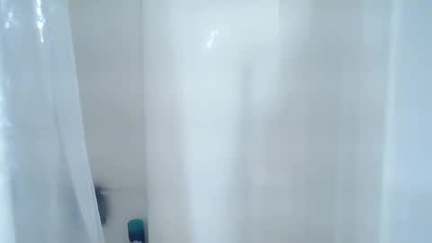 Snapshot of spacecase843 chatting on 02/23/25, 09:16 TrndSettrz online show from 02/23/25, 09:16