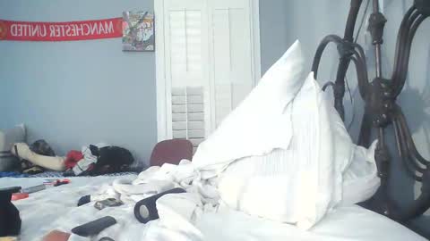 Snapshot of spacecase843 chatting on 03/07/25, 06:13 TrndSettrz online show from 03/07/25, 06:13