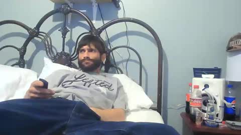 Snapshot of spacecase843 chatting on 03/09/25, 11:35 TrndSettrz online show from 03/09/25, 11:35