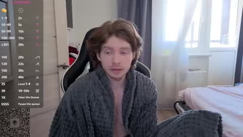 Snapshot of spaisenok chatting on 09/28/25, 12:10 Mike online show from 09/28/25, 12:10