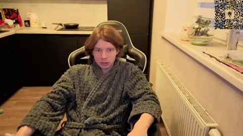 Snapshot of spaisenok chatting on 10/22/25, 02:28 Mike online show from 10/22/25, 02:28