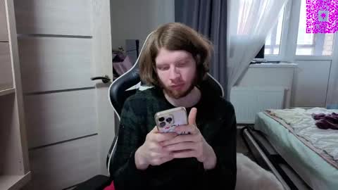 Snapshot of spaisenok chatting on 04/03/26, 05:49 Mike online show from 04/03/26, 05:49