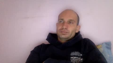 Snapshot of sparei7 chatting on 12/13/24, 02:05 Snaiky online show from 12/13/24, 02:05